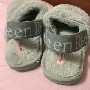 La Vie En rose_.Women's Fluffy Faux Fur Slippers Small.5.5-6